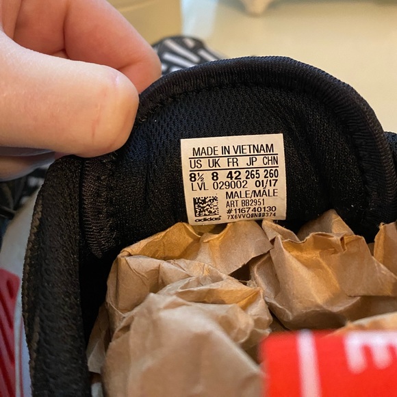 NMD_R2 Black White (Men’s 8.5) - Picture 4 of 9